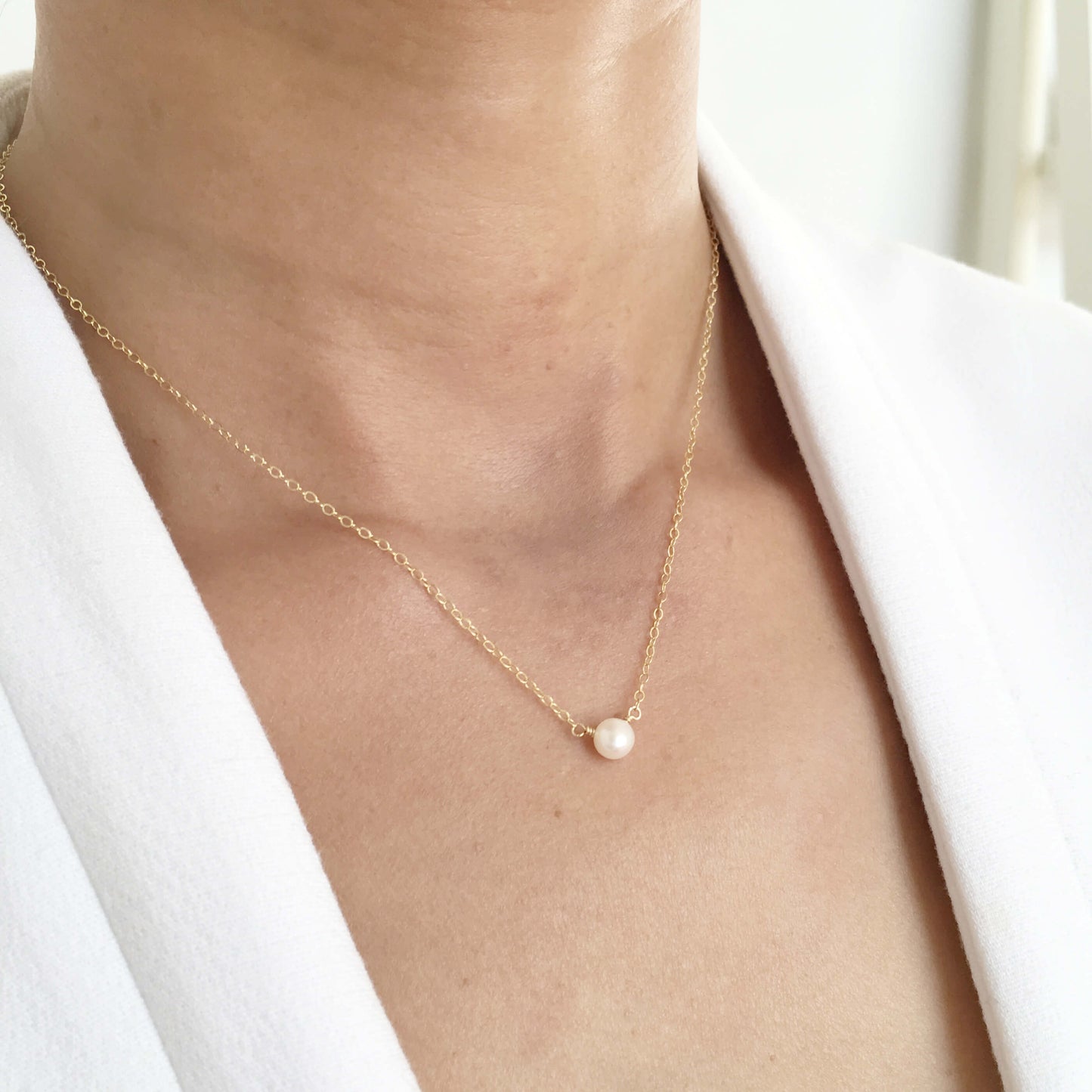 Single pearl necklace is made of freshwater pearl and 14k gold chain. This real pearl necklace can be made in sterling silver or gold filled chain.