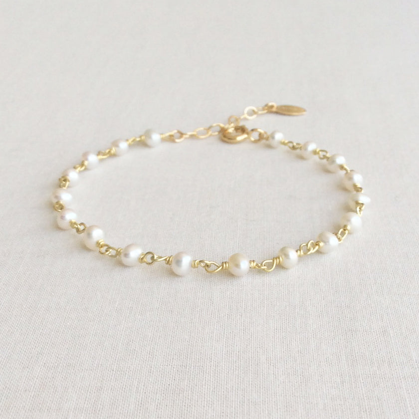 this pearl bracelet is great for wedding day.  It's simple and elegant.