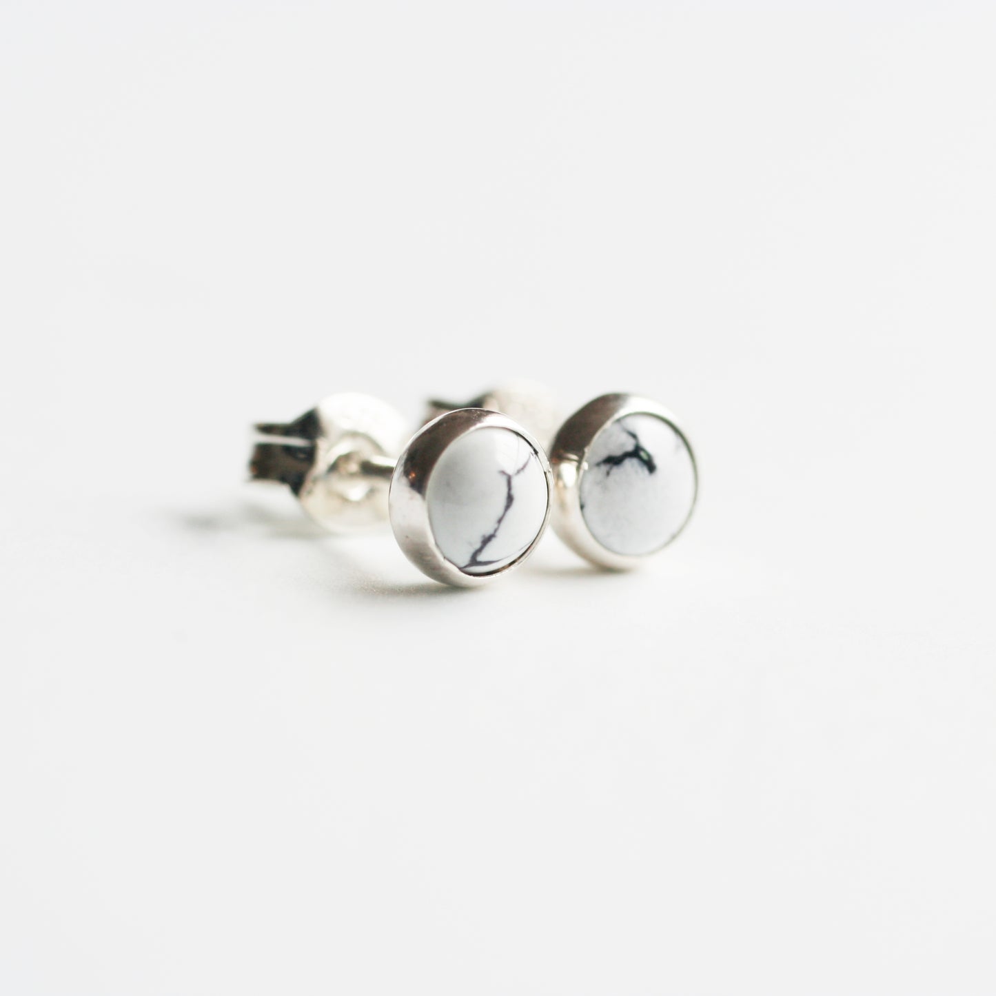 5mm Howlite stud earrings are made of 925 sterling silver. They are great everyday earrings