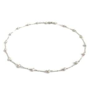 This pearl choker necklace is dainty and made of sterling silver chain with genuine fresh water pearl. 