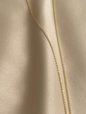 This is a dainty gold filled chain with high quality and you can wear it in the shower. 
