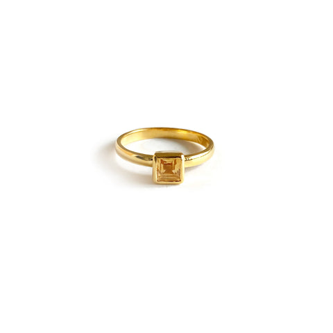 This is a genuine Citrine ring that is made of sterling silver plated with 18k gold