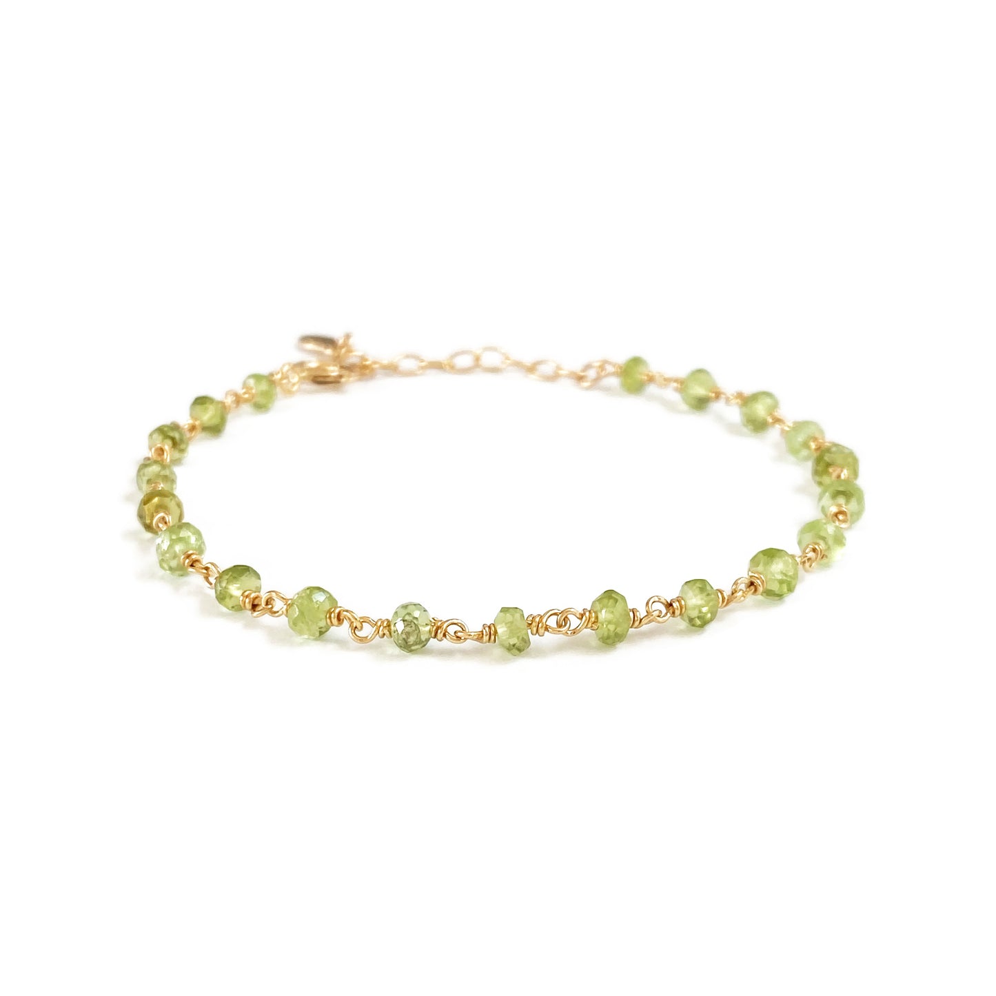 This dainty peridot bracelet is August birthstone bracelet.