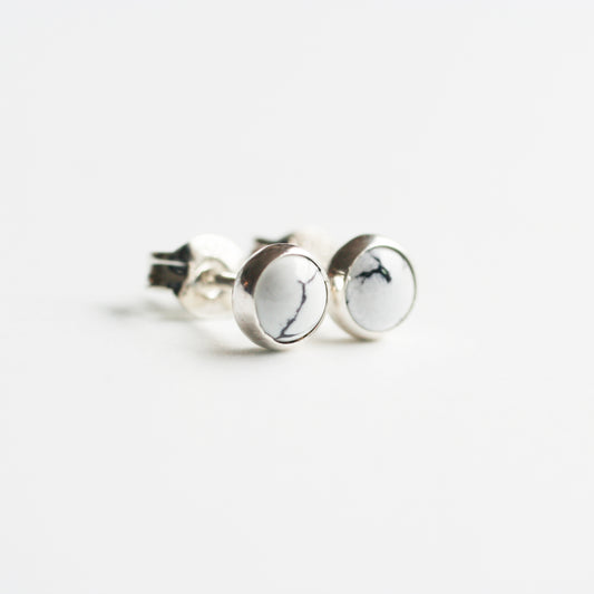 5mm Howlite stud earrings are made of 925 sterling silver. They are great everyday earrings